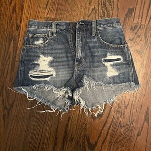 Women’s Hollister Distressed Denim Shorts. Size 25.